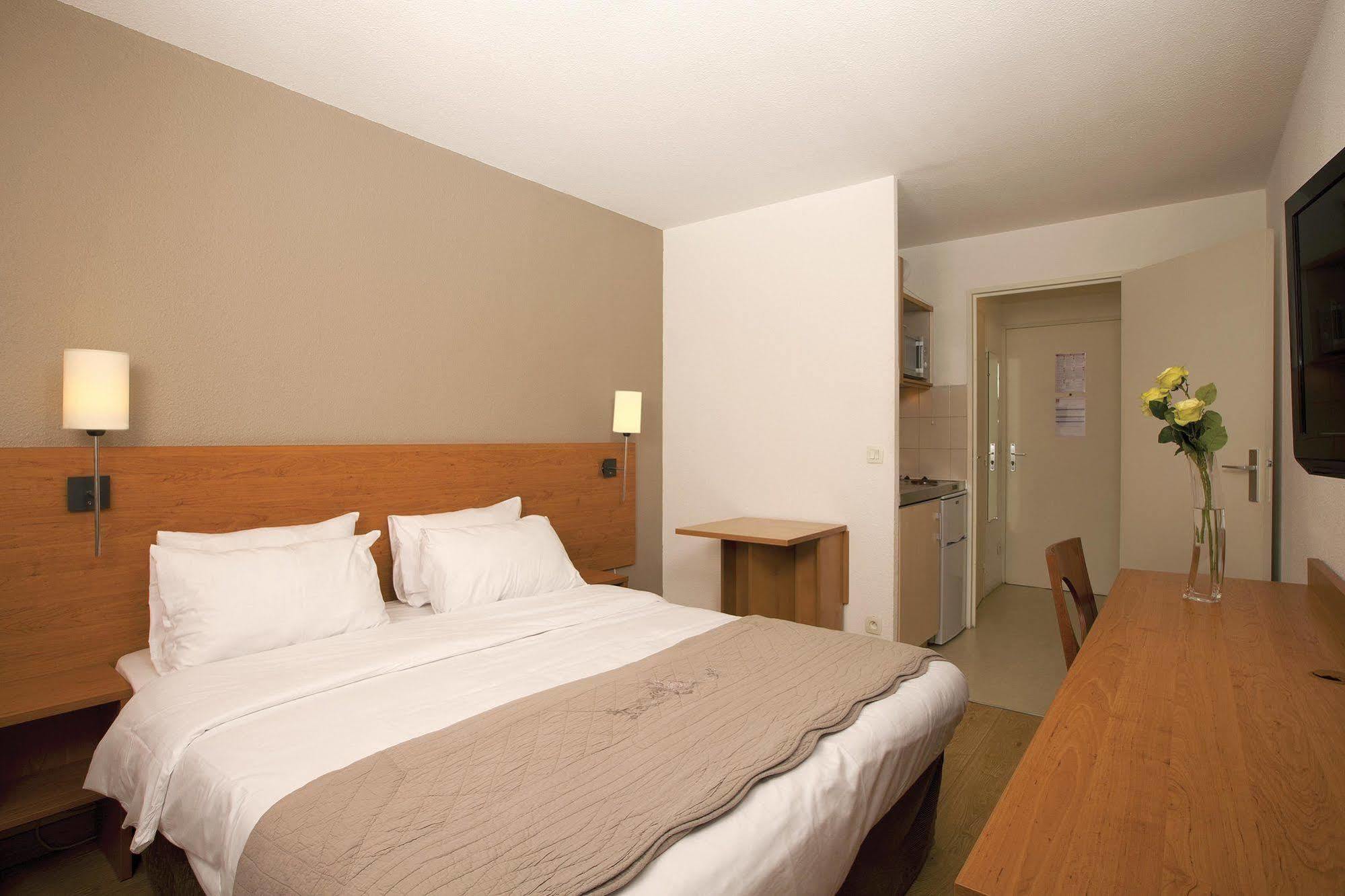 Sejours & Affaires Pantin Charles De Gaulle Aparthotel ภายนอก รูปภาพ