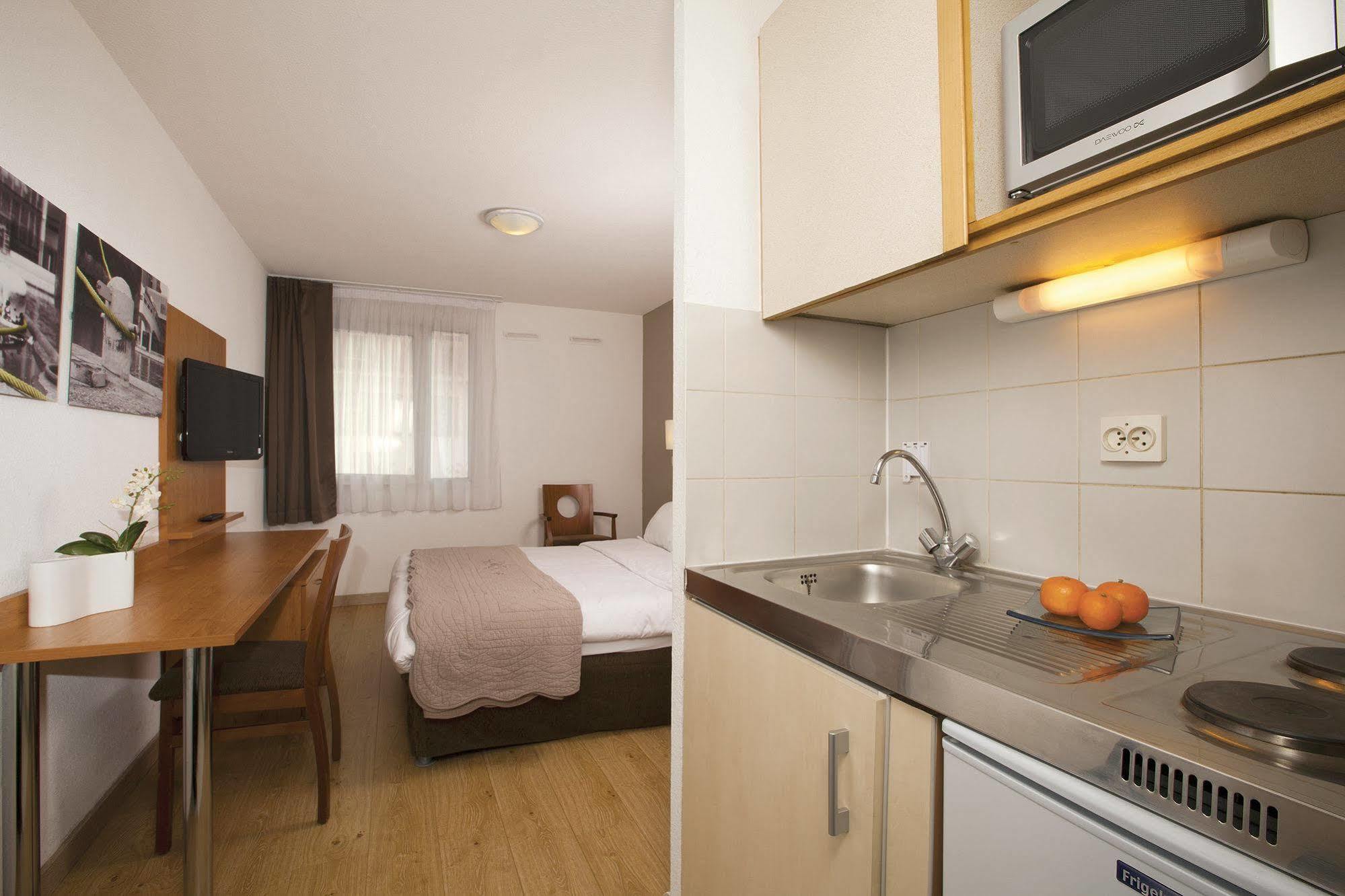 Sejours & Affaires Pantin Charles De Gaulle Aparthotel ภายนอก รูปภาพ