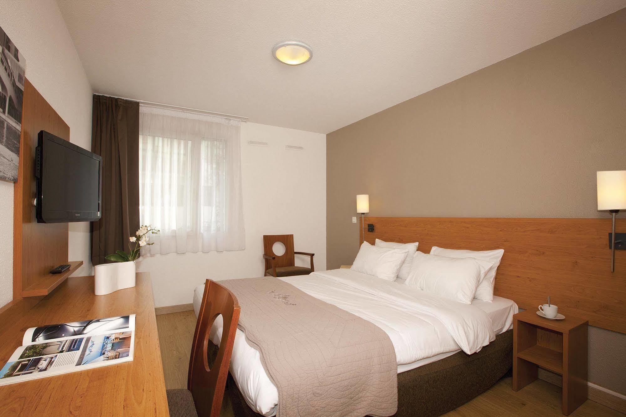 Sejours & Affaires Pantin Charles De Gaulle Aparthotel ภายนอก รูปภาพ